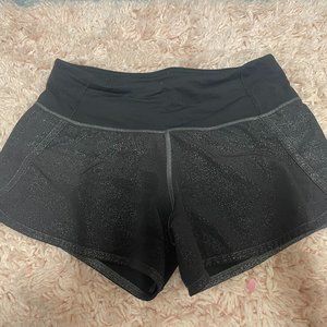 Lululemon speed up low rise shorts - size 4